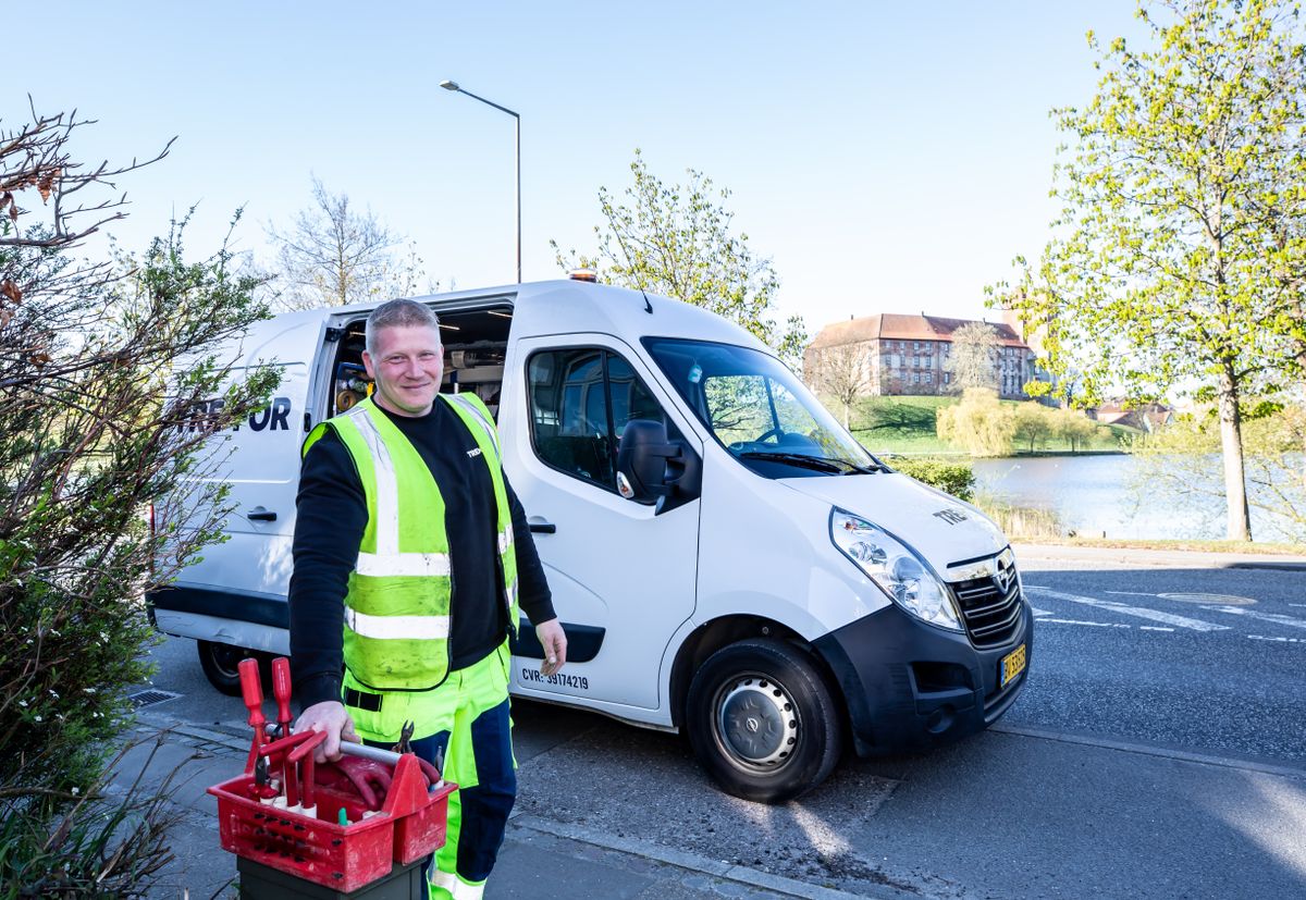 A van arriving at a job